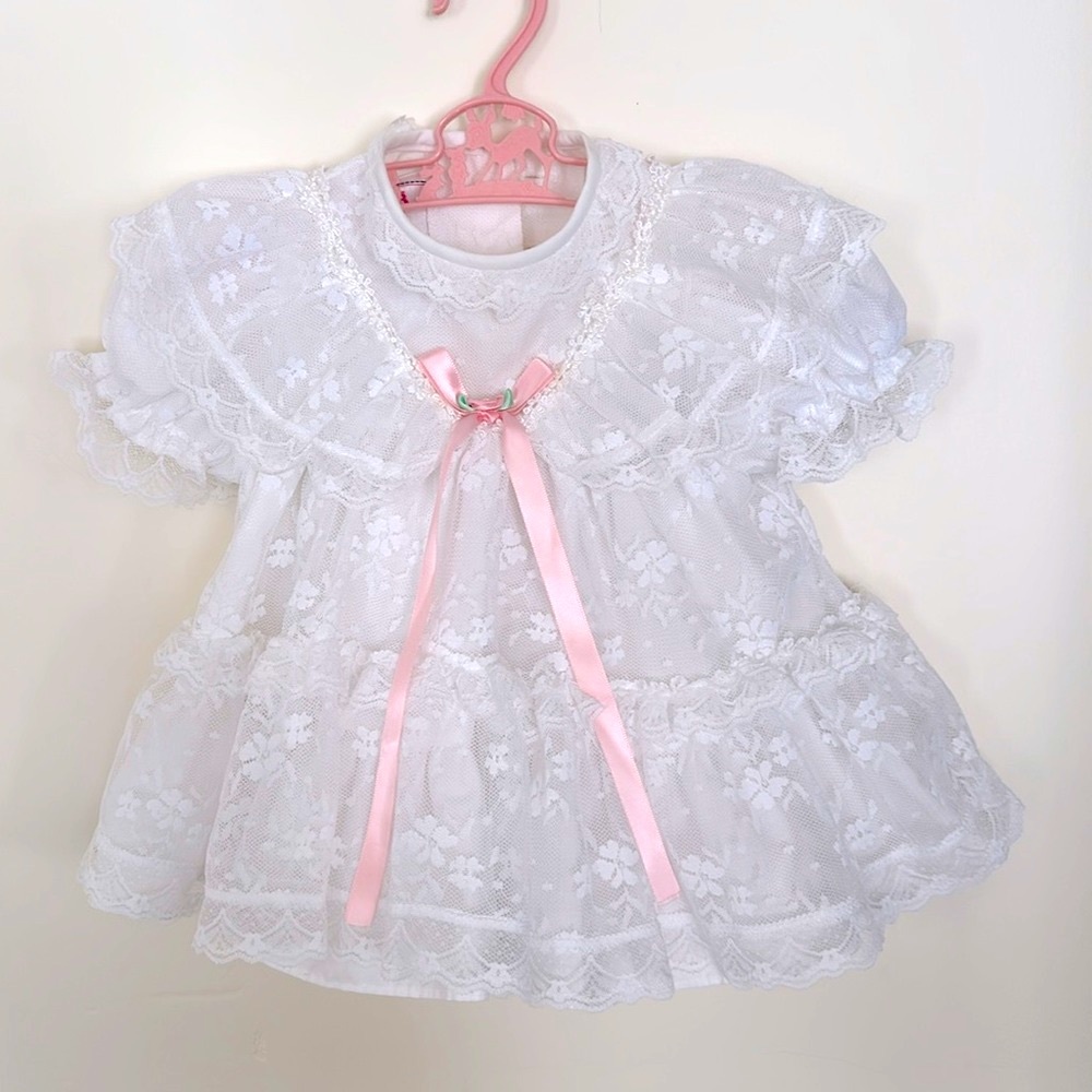 Vintage Mini-Mouche White Lace Ruffle Dress Size 3-6 months Lined Short Sleeves